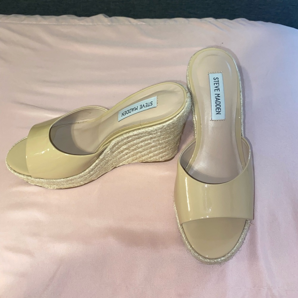 Like new Steve Madden Wedges